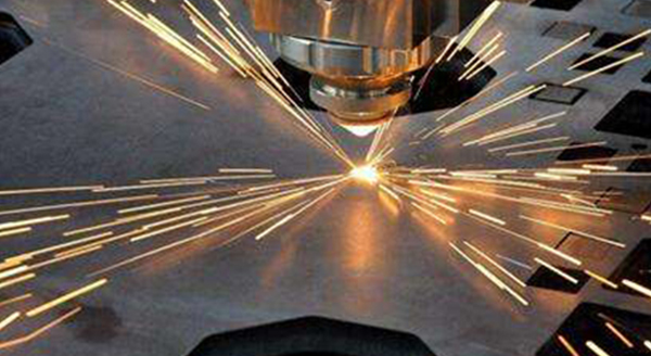 激光切割加工与其他热切割办法相比较